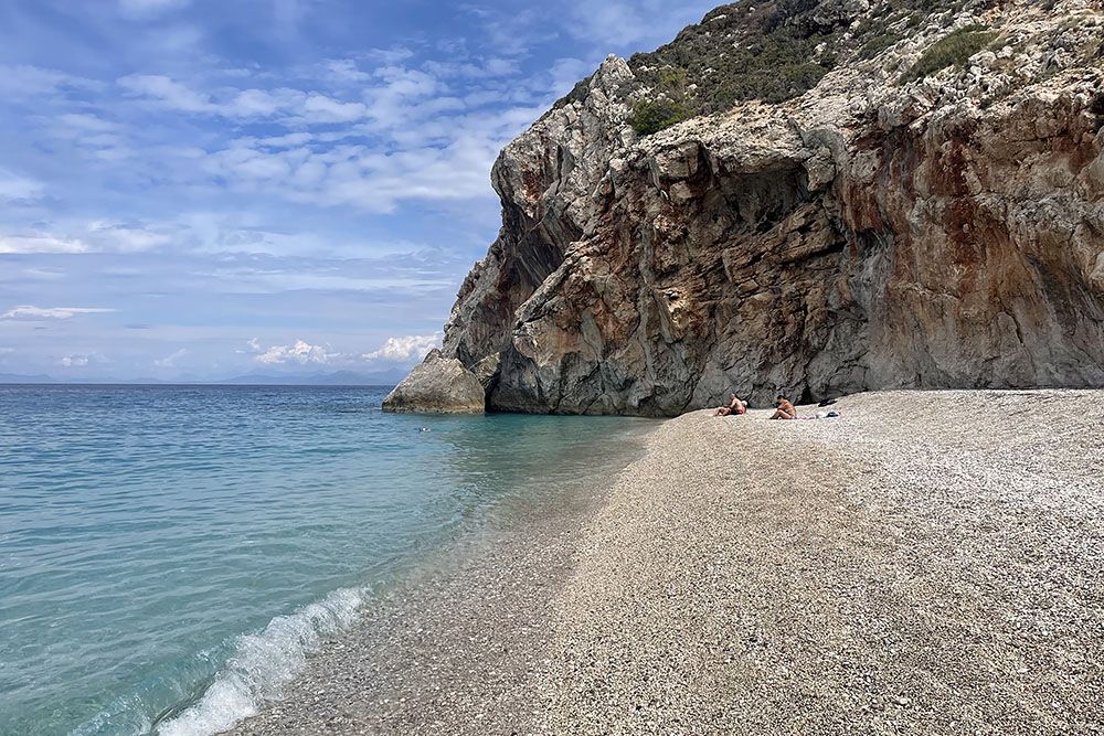 Strand tijdens het eilandhoppen in Griekenland